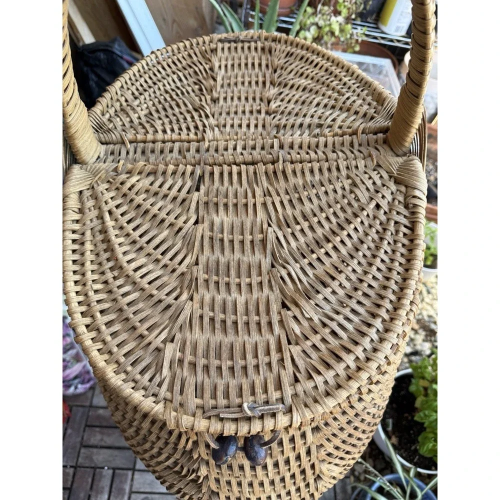 Vintage Picnic Basket Large Wicker Buttocks Style w/Lid Leather Detail Storage